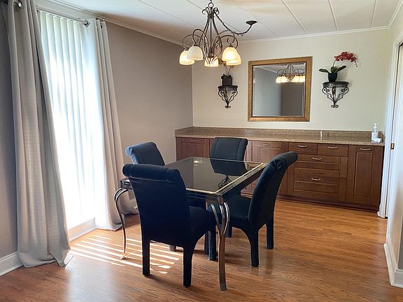 4th image of 2800 Maple Ave APT 36A