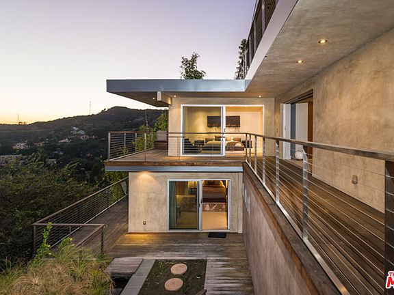 5th image of 7104 Macapa Dr