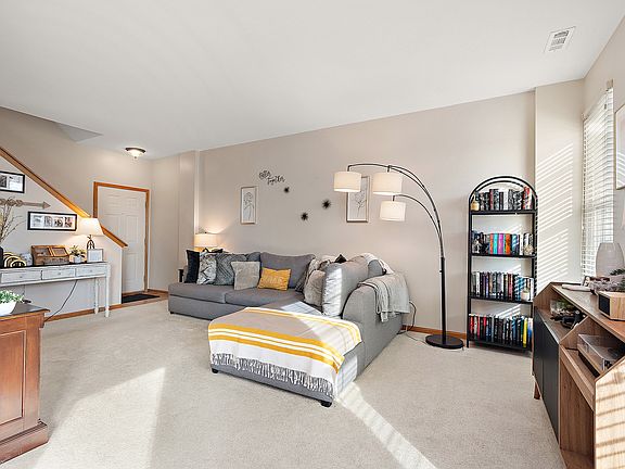 4th image of 25029 Clare Cir
