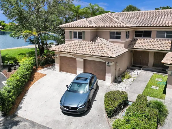 2388 NW 97th Way, Pembroke Pines, FL 33024