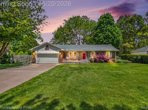 600 Six Mile Rd, Whitmore Lake, MI 48189