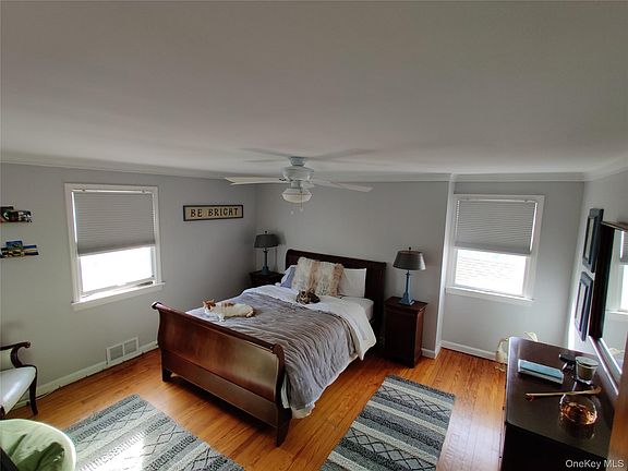 4th image of 10 Hayes Road