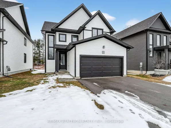 297 Whiting St #16, Ingersoll, ON N5C 3P7
