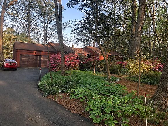 3rd image of 4819 Rosewell Dr