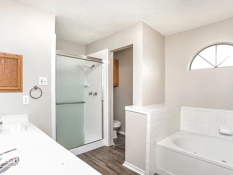 2725 Stillwater Dr — Photo 16