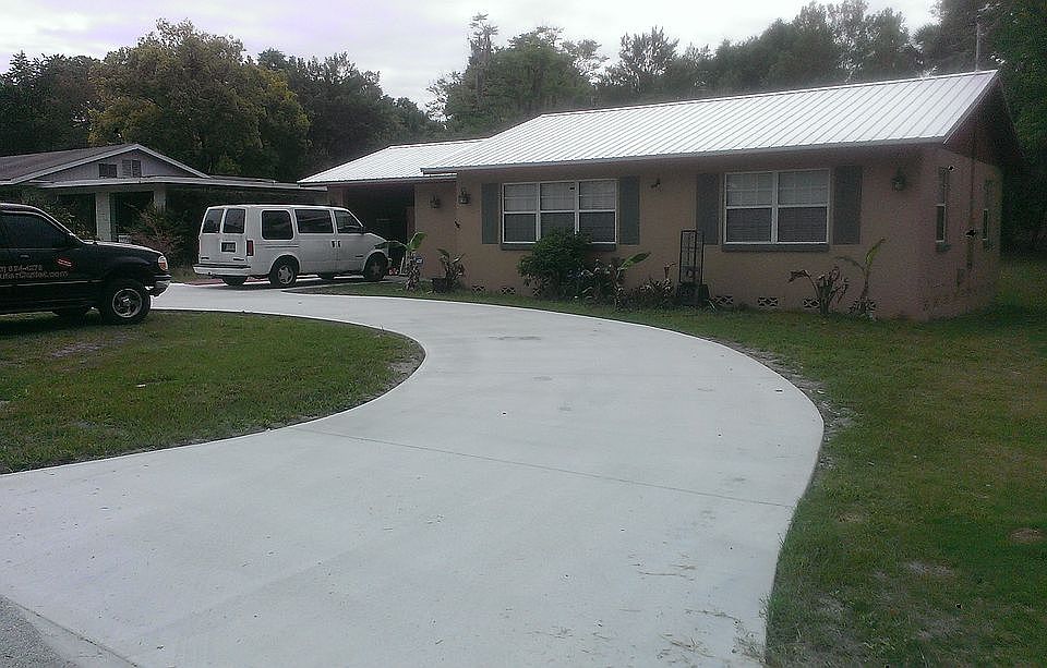 1st image of 628 W University Ave