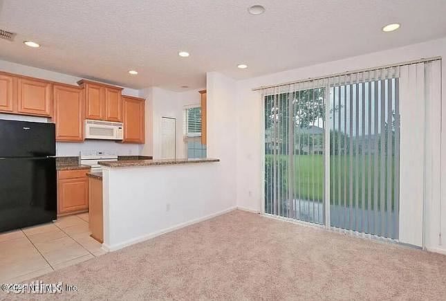 1st image of 3735R E Creswick Cir