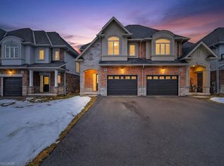 9 Starling Dr, Hamilton, ON L9A2P5