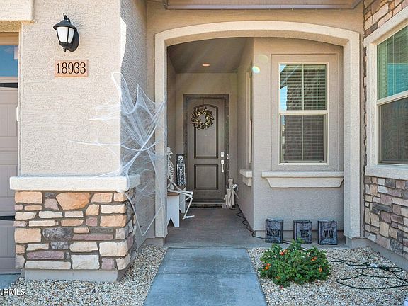 4th image of 18933 W DESERT HILLS Drive