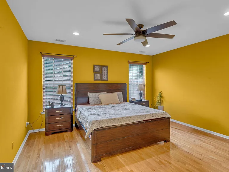16 Cardiff Ct — Photo 25