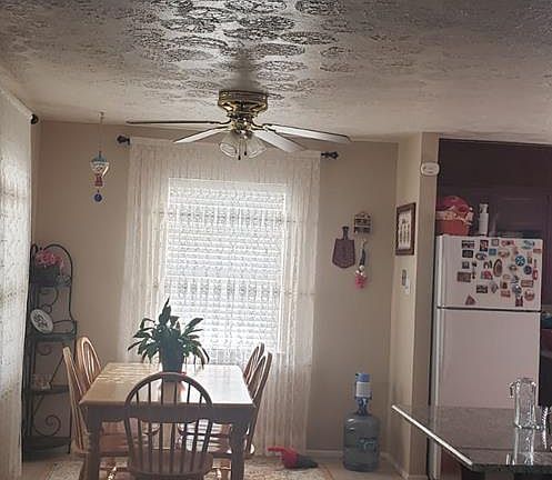 4th image of 3860 E 37th St