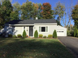 51 Pinecrest Rd, Whitesboro, NY 13492