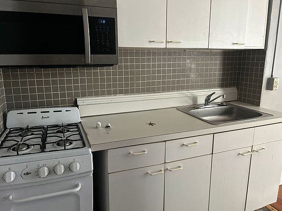2nd image of 3308-3310 Hamilton St #1