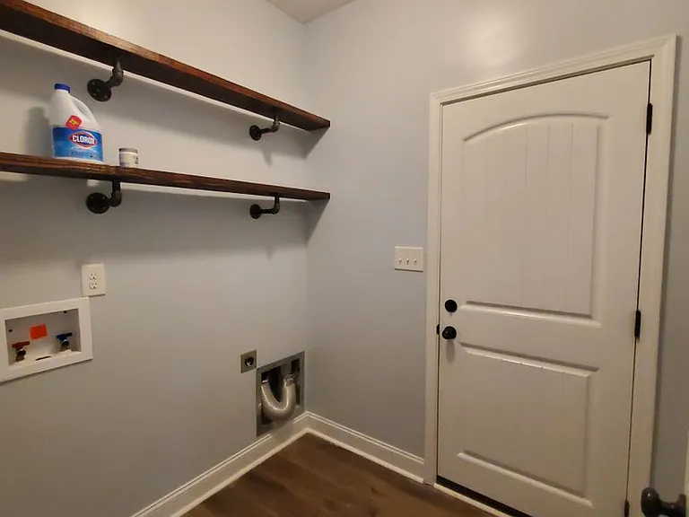 2244 Lakedale Dr — Photo 15