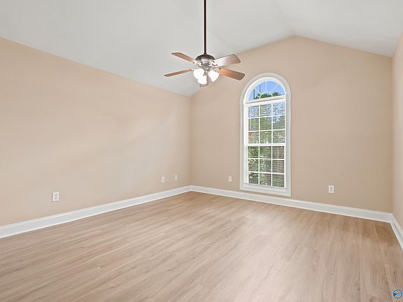 3rd image of 127 Aurora Dr