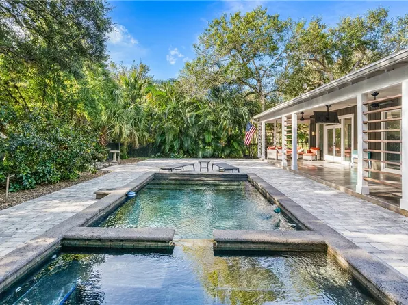 825 90th Ave, Vero Beach, FL 32966