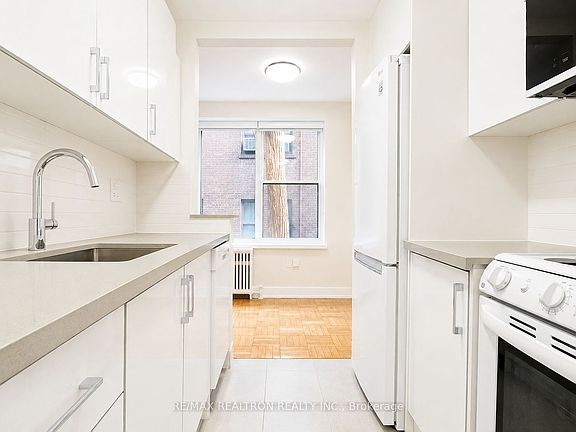 5th image of 1545 Bathurst St #109