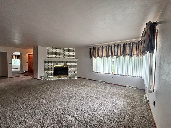 3rd image of 570 E Amsler Rd