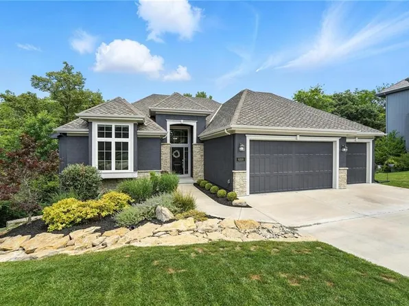 6100 Westwood Ct, Parkville, MO 64152