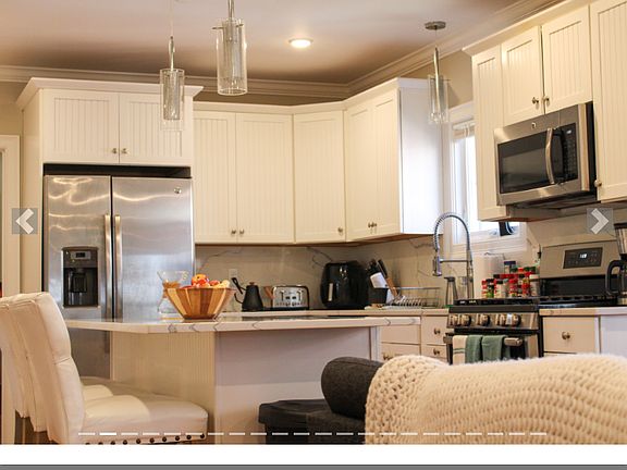 2nd image of 118 Holland St #1R