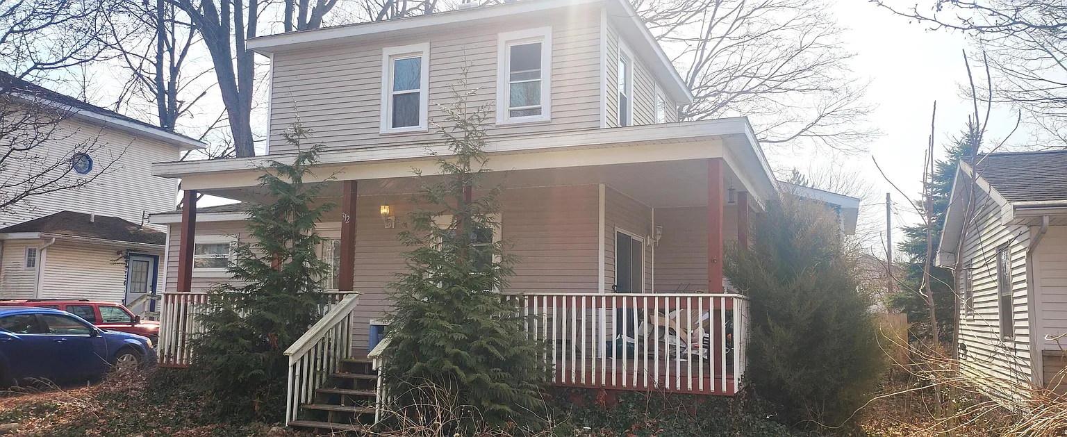 312 Washington St photo 1