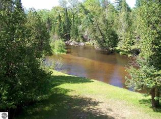 5084 Abbey Ln SE, Fife Lake, MI 49633
