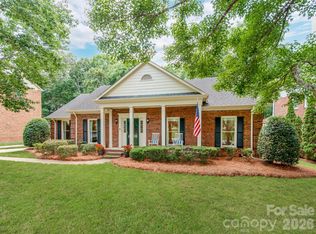621 Laurel Fork Dr, Matthews, NC 28105