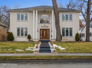 8716 Gross Point Rd, Skokie, IL 60077