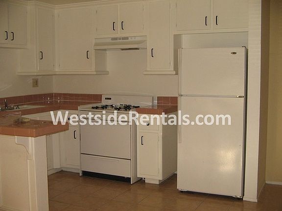 5th image of 6223 Lexington Ave APT 3