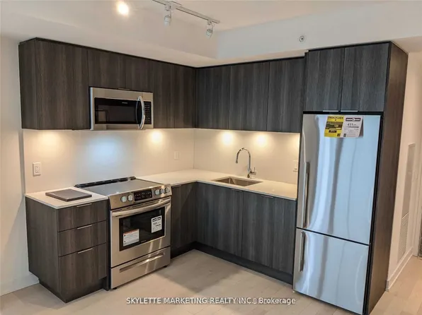 25 Richmond St E #1011, Toronto, ON M5C 0A6
