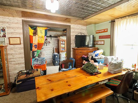 5th image of 733 Caledonia STREET