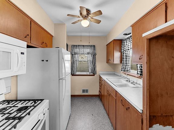 4th image of 1921 33rd St