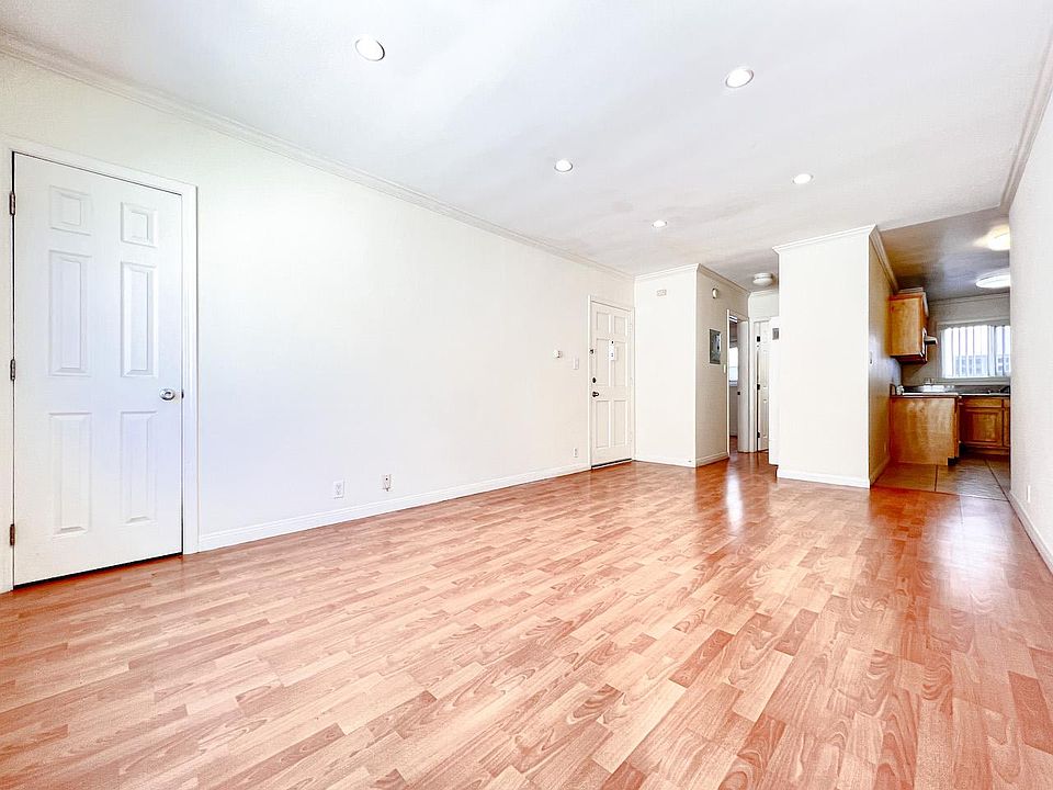 1st image of 5509 Klump Ave #6