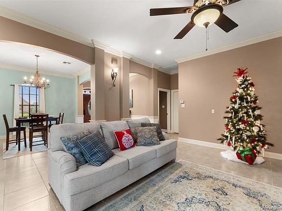 5th image of 1021 S Worthington Dr