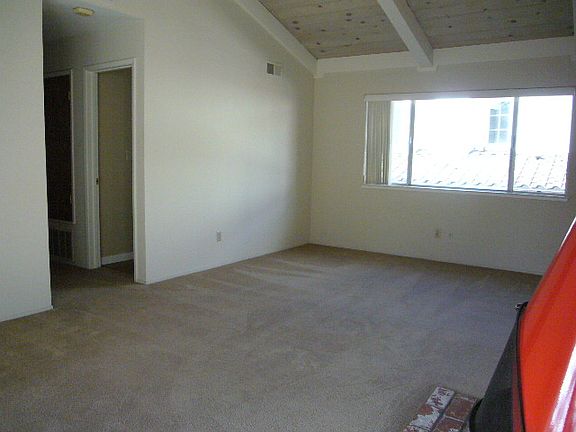 5th image of 526 Tyndall St APT C