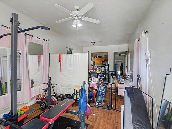 2nd image of 715 NW Arlington Ave