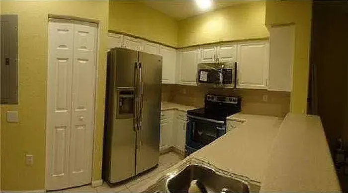 2616 SW 83rd Ter — Photo 2
