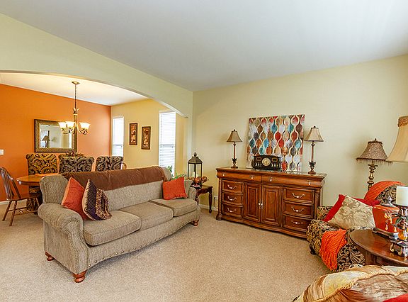 3rd image of 2909 Carlisle Ln