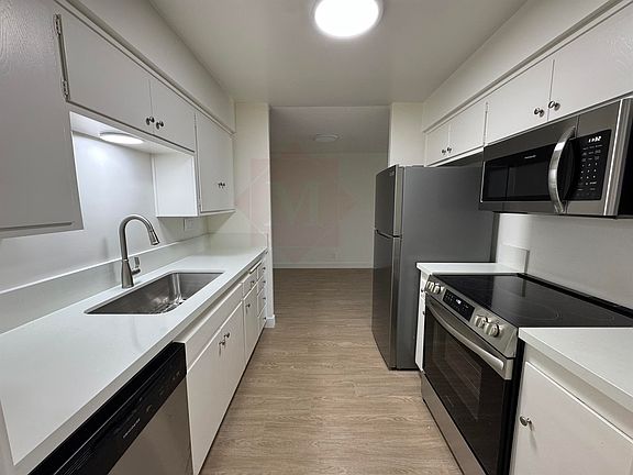 5th image of 2727 Miradero Dr APT 101