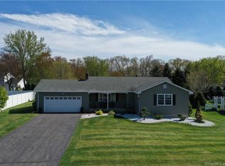 28 Lexington Rd, Glastonbury, CT 06033