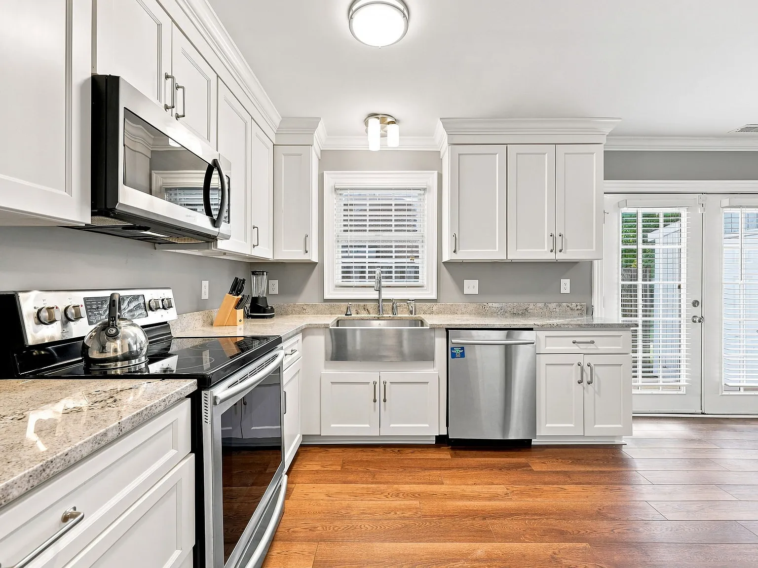 126 Oakmont Dr — Photo 3