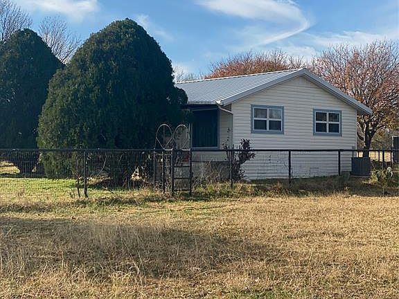 3rd image of 110 Crowley Ln