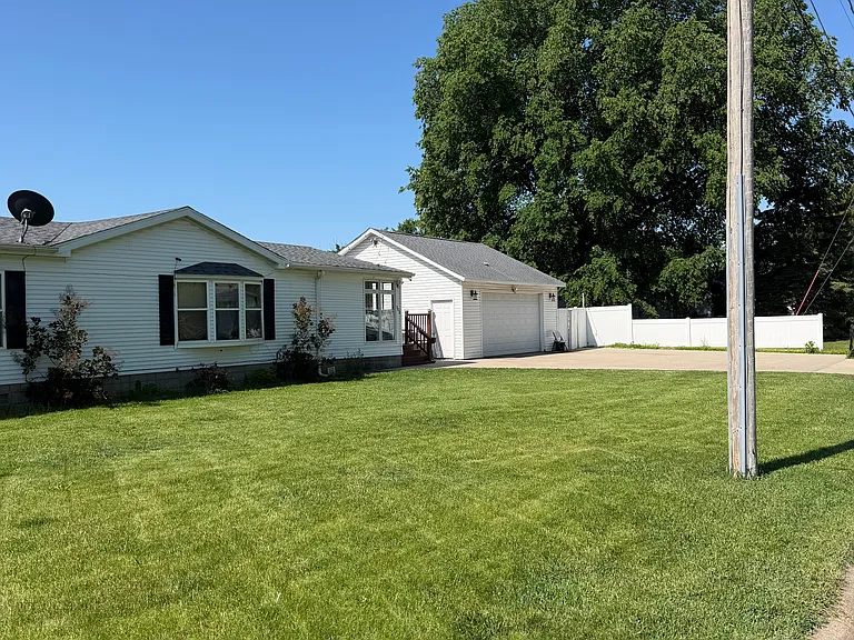 902 D Ave W — Photo 7