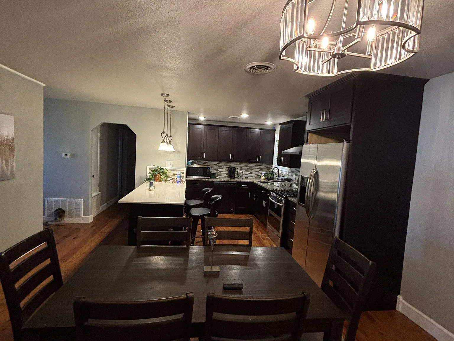 4 bed, 2.0 bath, 1800 sqft, $776 — Photo 4