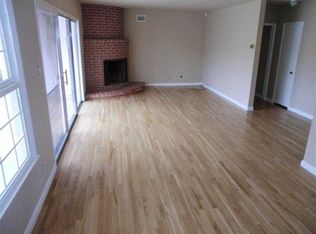 8117 Cozycroft Ave, Winnetka, CA 91306