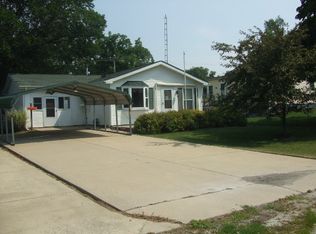 341 Larson St, Paxton, IL 60957