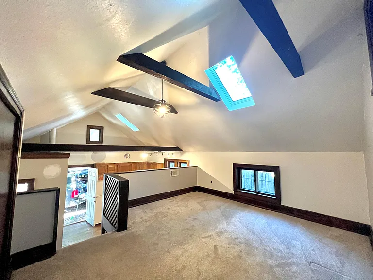 1881 W 33rd Pl — Photo 1