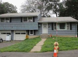 37 Skyview Ln, Waterbury, CT 06708