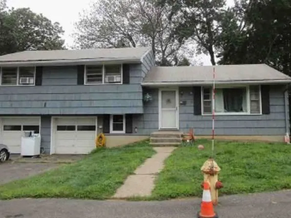 37 Skyview Ln, Waterbury, CT 06708