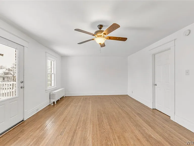 2555 Main St — Photo 7